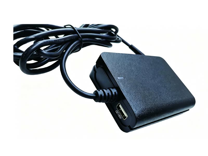GYX-SL-100 100W PD adapter with built-in USB-C cable